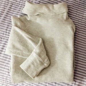 Lou & Grey textured turtle neck pullover
